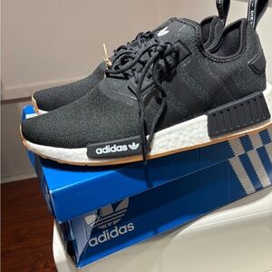 Adidas Men's Black and White Sneakers NEW NEVER WORN IN ORIGINAL BOX WITH TAGS